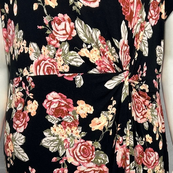 Maurices 24/7 Dress Front Knot Floral Short Sleeve Size 1X Pink Black - Picture 13 of 15